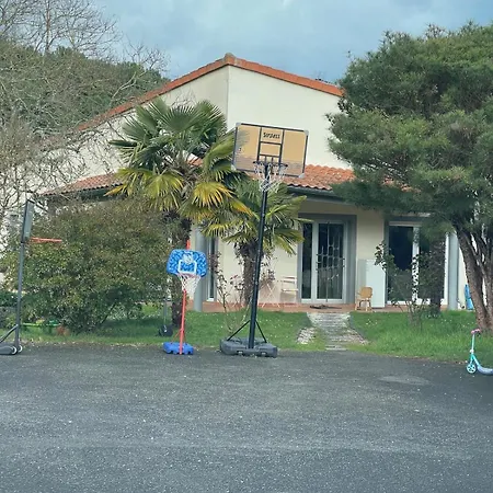 度假居 With Pool 绍维尼